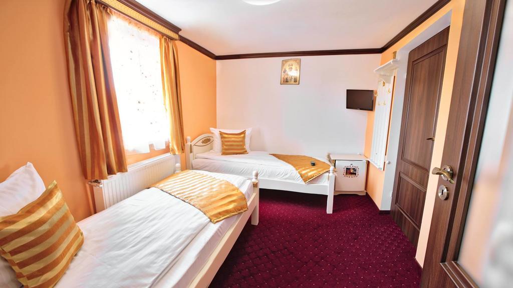 Pensiunea Sibiana Sibiu Esterno foto
